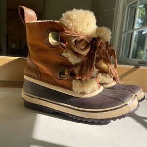 Sorel x Chloe snow boot